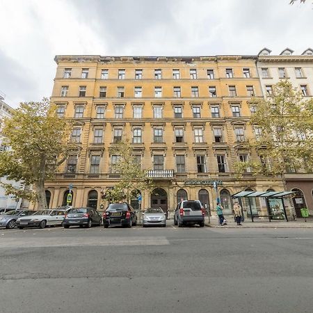 Atlanta Apartment Is In The Heart Of Budapeste Exterior foto